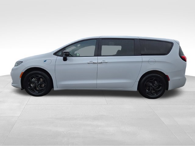 Used 2024 Chrysler Pacifica Limited FWD image 13
