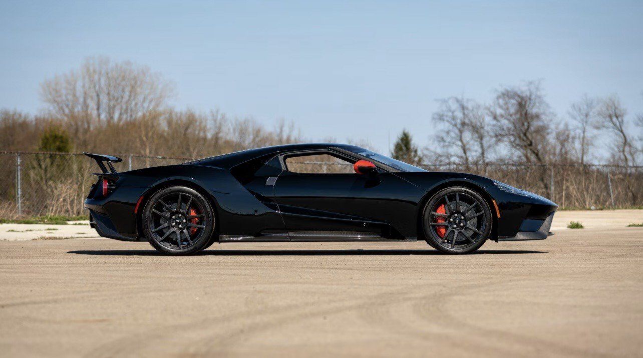Used 2019 Ford GT RWD image 5