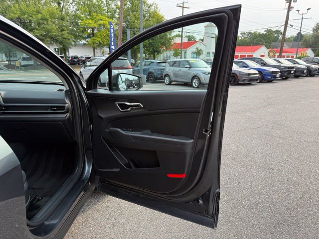 Used 2024 Kia Sportage LX AWD/4WD image 28