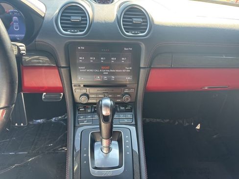 Used 2018 Porsche 718 Cayman S RWD image 20