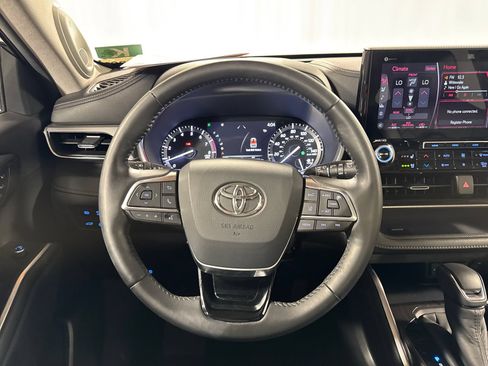 Used 2020 Toyota Highlander Platinum AWD/4WD image 24