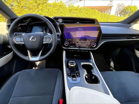 Used 2023 Lexus RZ 450e Premium image 14