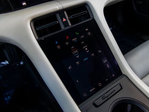 Certified 2022 Porsche Taycan 4 Cross Turismo image 33