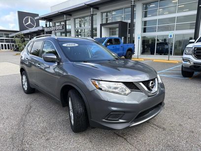 Used 2016 Nissan Rogue SV