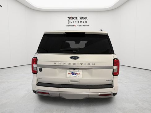 Used 2022 Ford Expedition Max XLT RWD image 4