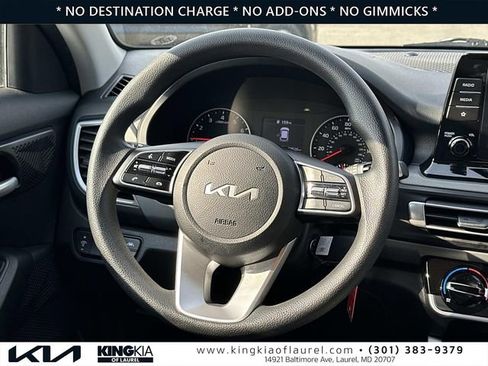 Used 2023 Kia Seltos LX AWD/4WD image 8
