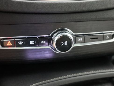 Used 2023 Volvo XC90 T8 Ultimate image 34