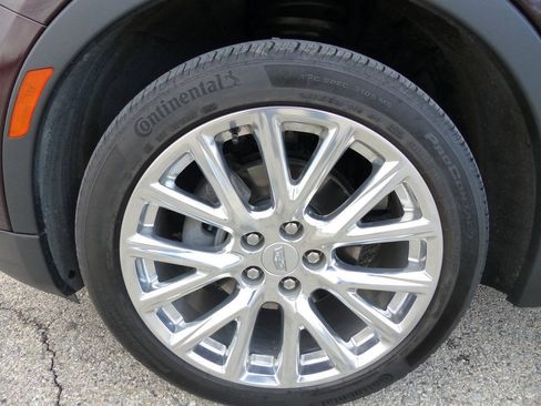 Used 2021 Cadillac XT4 Luxury w/ Cold Weather Package AWD/4WD image 14