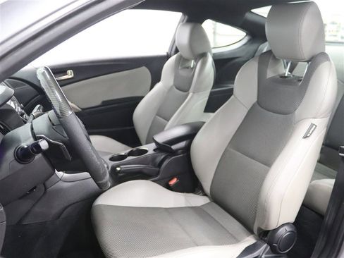 Used 2016 Hyundai Genesis 3.8 image 8