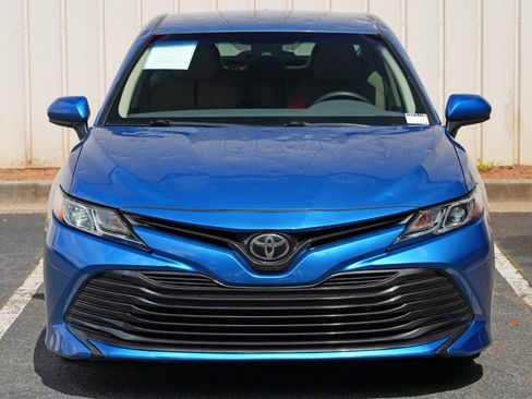 Used 2019 Toyota Camry LE FWD image 39
