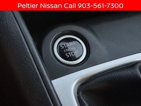 Used 2021 Nissan Versa S FWD image 31
