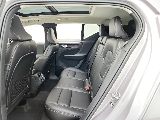 New 2026 Volvo XC40 B5 Plus w/ Climate Package AWD/4WD image 28