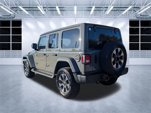 Used 2022 Jeep Wrangler Unlimited Sahara w/ Cold Weather Group image 6
