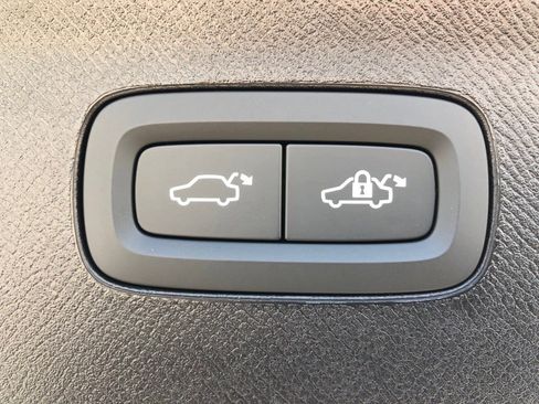 New 2026 Volvo XC90 B6 Plus w/ Protection Package Premier image 41