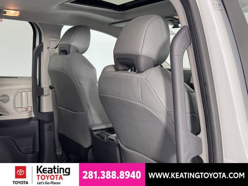 Certified 2024 Toyota Sienna XLE FWD image 21