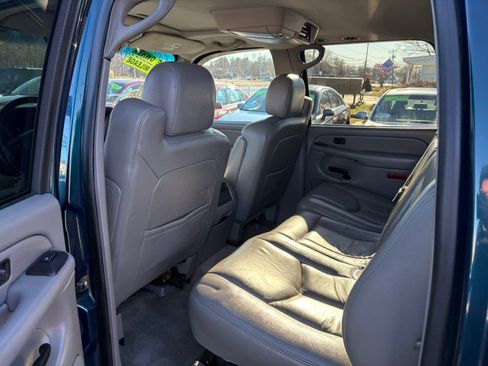 Used 2006 Chevrolet Suburban Z71 w/ Z71 Preferred Equipment Group image 6