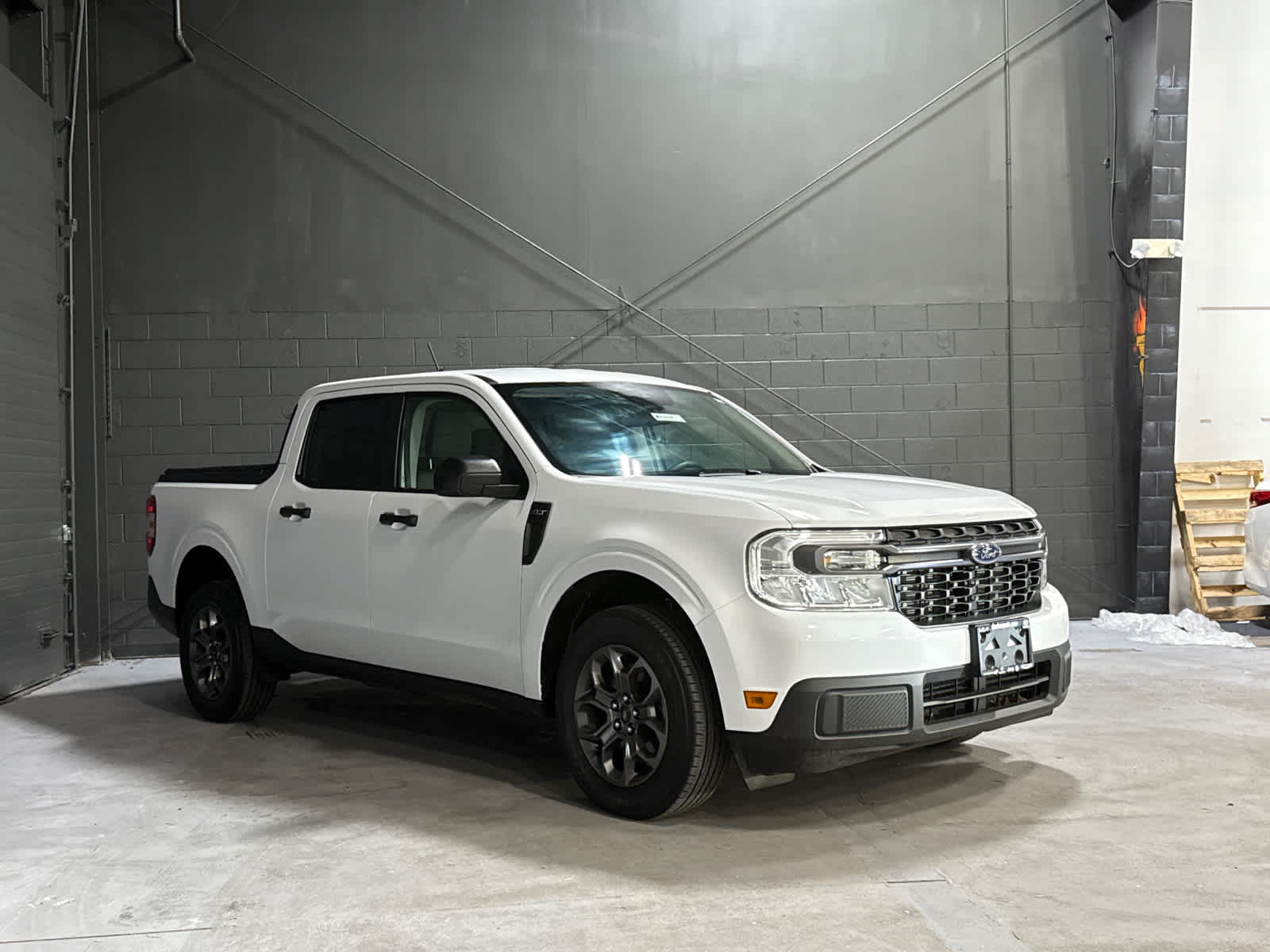 Used 2024 Ford Maverick XLT FWD image 1