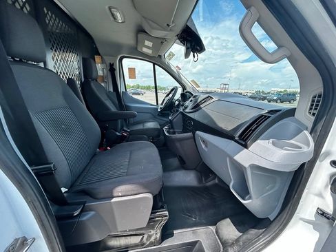 Used 2019 Ford Transit 250 130 Low Roof w/ Exterior Upgrade Package RWD image 6