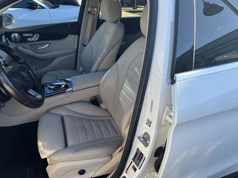 Used 2018 Mercedes-Benz GLC 300 4MATIC image 9