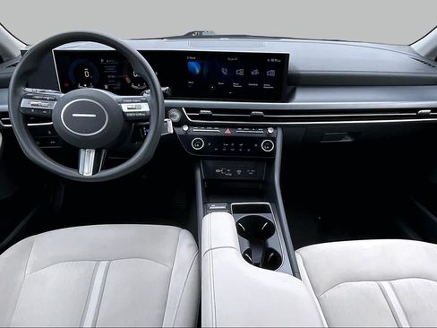 Used 2025 Hyundai Sonata SEL FWD image 13