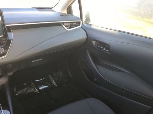 Used 2025 Toyota Corolla LE FWD image 15