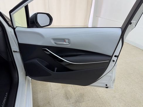 Used 2022 Toyota Corolla XSE FWD image 7