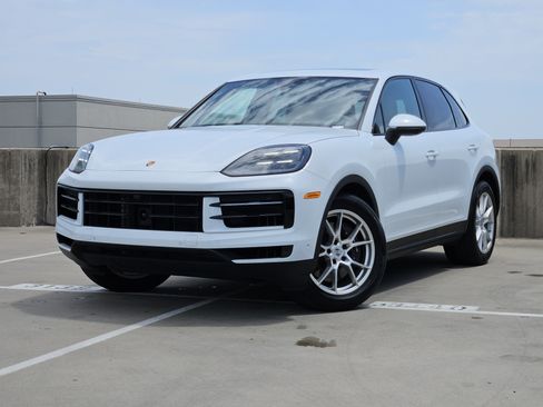 Certified 2026 Porsche Cayenne AWD/4WD image 1