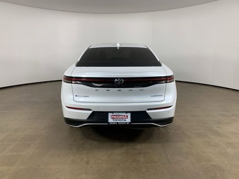 Used 2024 Toyota Crown Limited image 10