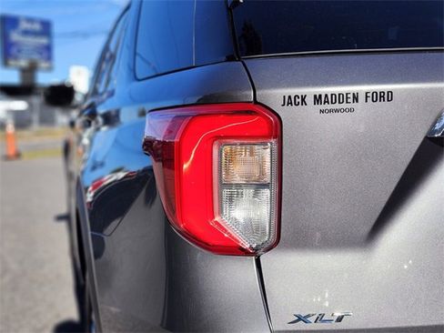 Certified 2021 Ford Explorer XLT image 9