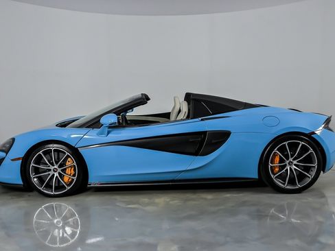 Used 2018 McLaren 570S Spider image 6