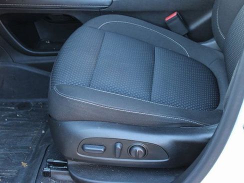 Used 2023 GMC Acadia SLE w/ Driver Convenience Package image 16