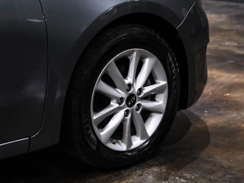 Used 2017 Kia Forte S FWD image 48