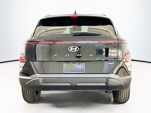 Used 2025 Hyundai Kona SEL image 7