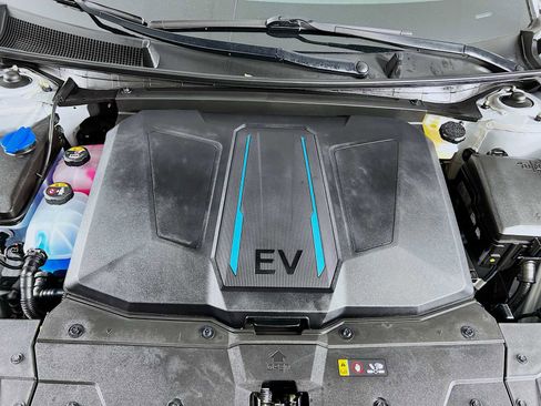 Certified 2023 Hyundai Ioniq 5 SEL w/ Cargo Package image 29