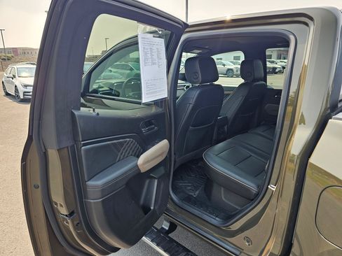 Used 2023 GMC Canyon Denali AWD/4WD image 16