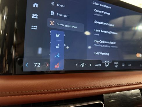 Used 2025 Lincoln Aviator Reserve w/ Illumination Package image 11