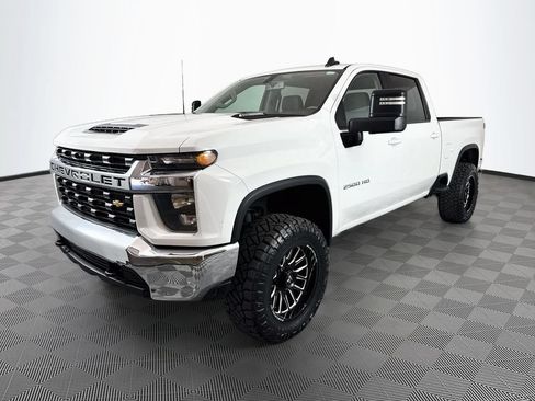 Used 2022 Chevrolet Silverado 2500 LT w/ Fleet Comfort Package AWD/4WD image 3