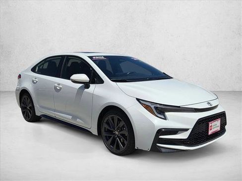 Certified 2024 Toyota Corolla SE w/ SE Premium Package FWD image 3