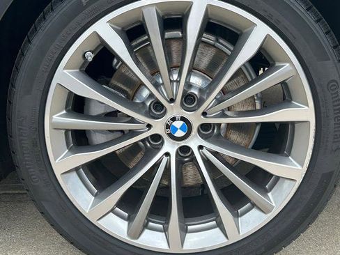 Certified 2022 BMW 530i xDrive 530i xDrive Sedan w/ Convenience Package image 32