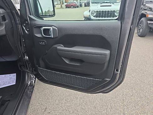 New 2026 Jeep Gladiator Sport image 10