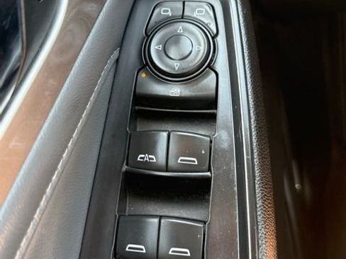 Used 2021 Chevrolet Traverse LT w/ LT Premium Package image 20