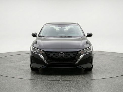 Used 2025 Nissan Sentra SV FWD image 2