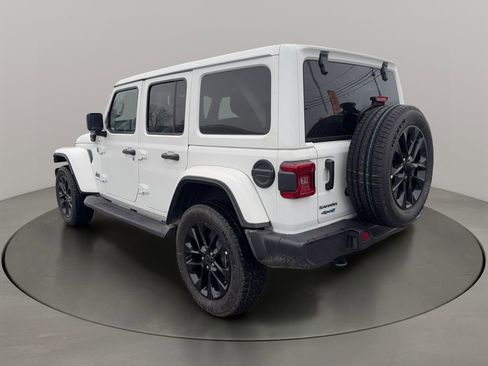 Used 2025 Jeep Wrangler Unlimited Sahara image 5