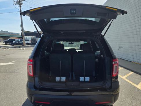 Used 2015 Ford Explorer XLT w/ Equipment Group 202B AWD/4WD image 9