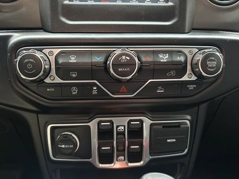 Used 2023 Jeep Gladiator Sport image 27