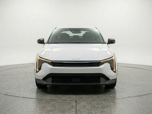 Used 2025 Kia K4 FWD image 2