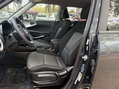 Used 2025 Kia Soul LX w/ LX Technology Package image 31