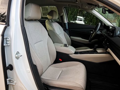 Certified 2024 Honda Accord EX image 32