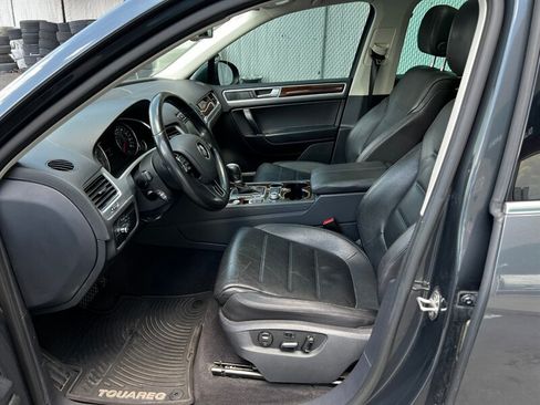 Used 2016 Volkswagen Touareg VR6 AWD/4WD image 16