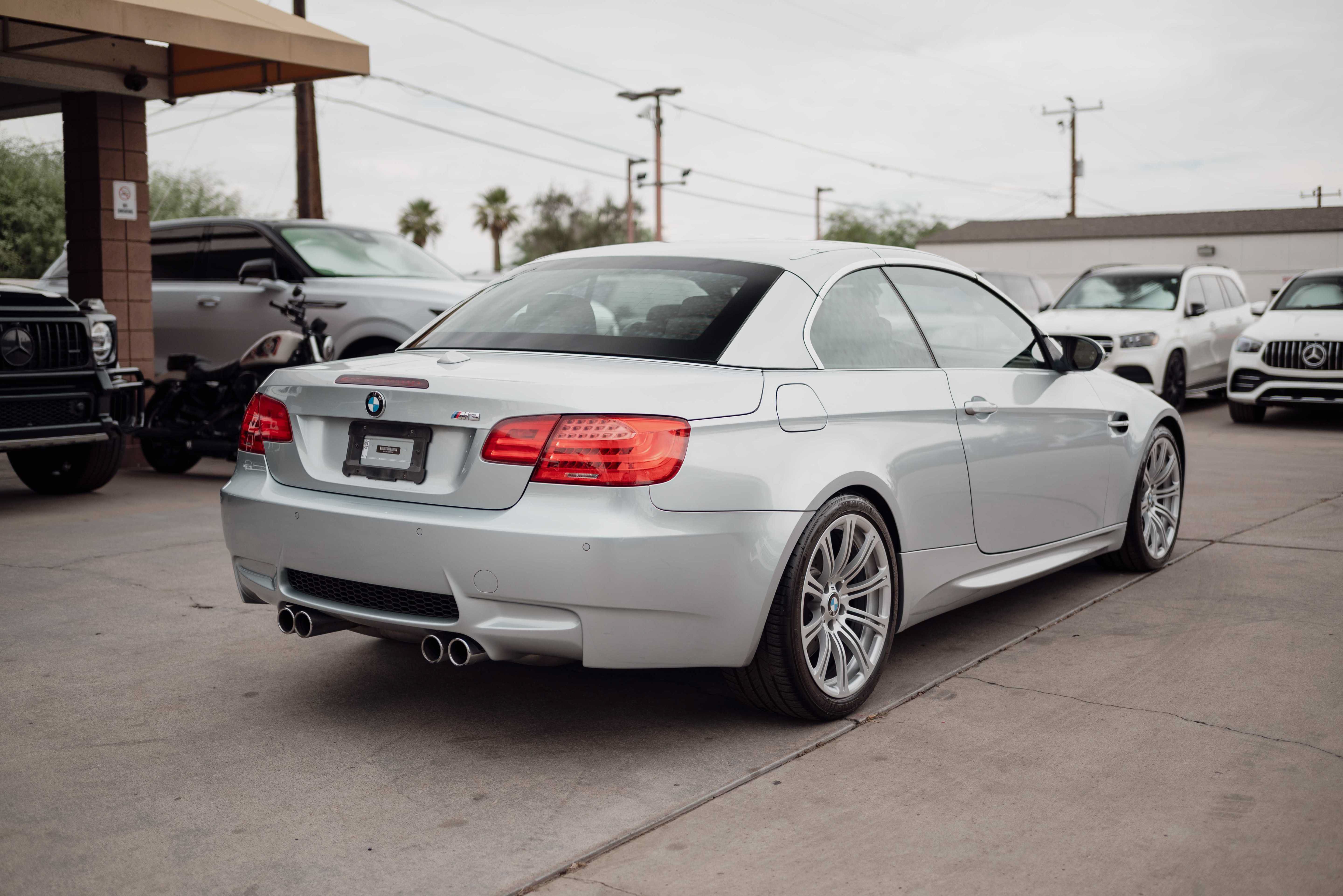 Used 2013 BMW M3 Convertible w/ Premium Pkg RWD image 4